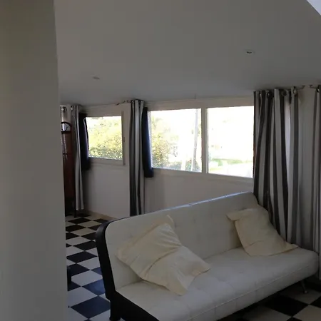 Maison T3 500m De La Semesterbostad